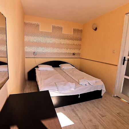 Family Hotel White House Pomorie Extérieur photo