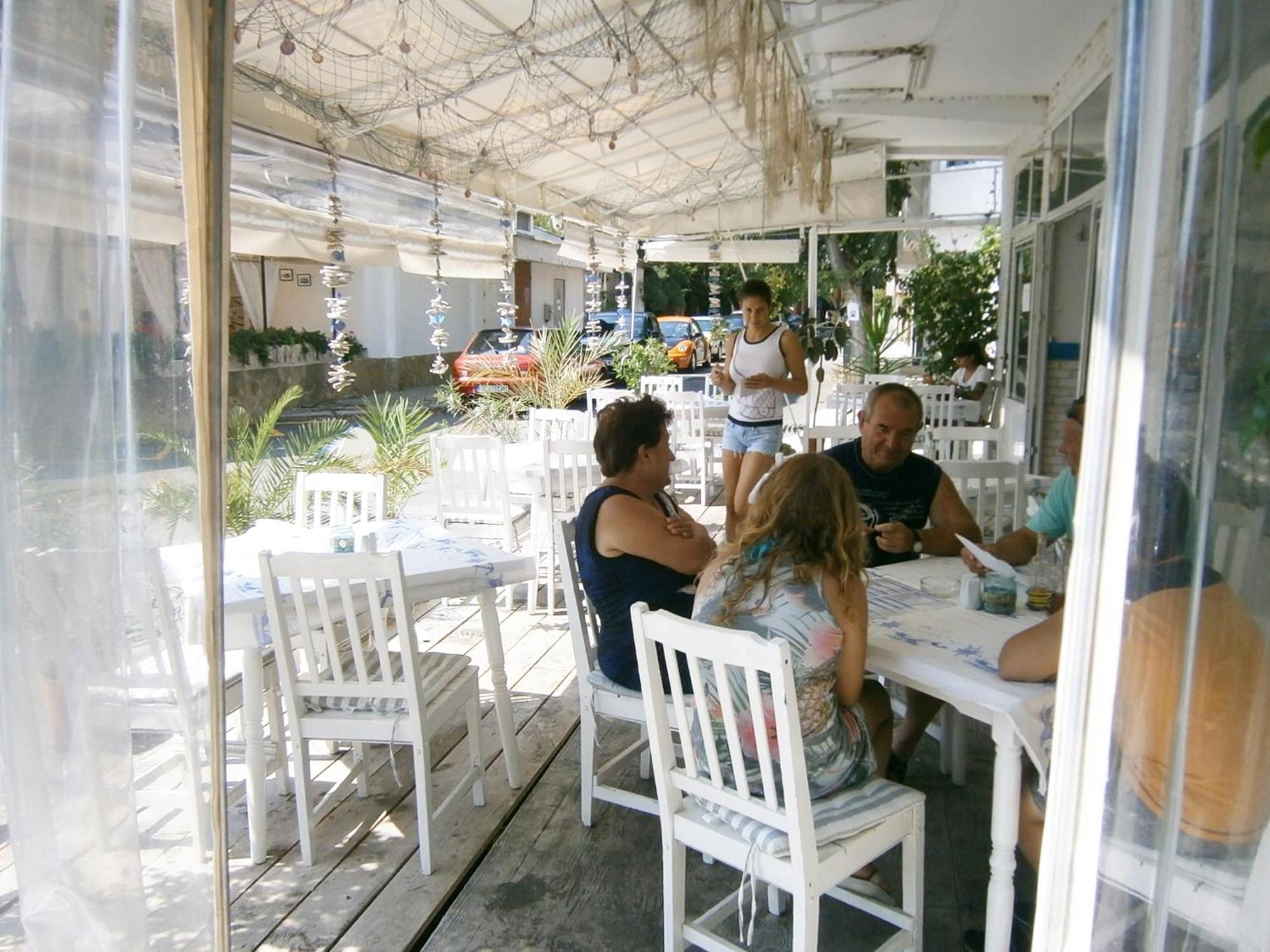 Family Hotel White House Pomorie Extérieur photo