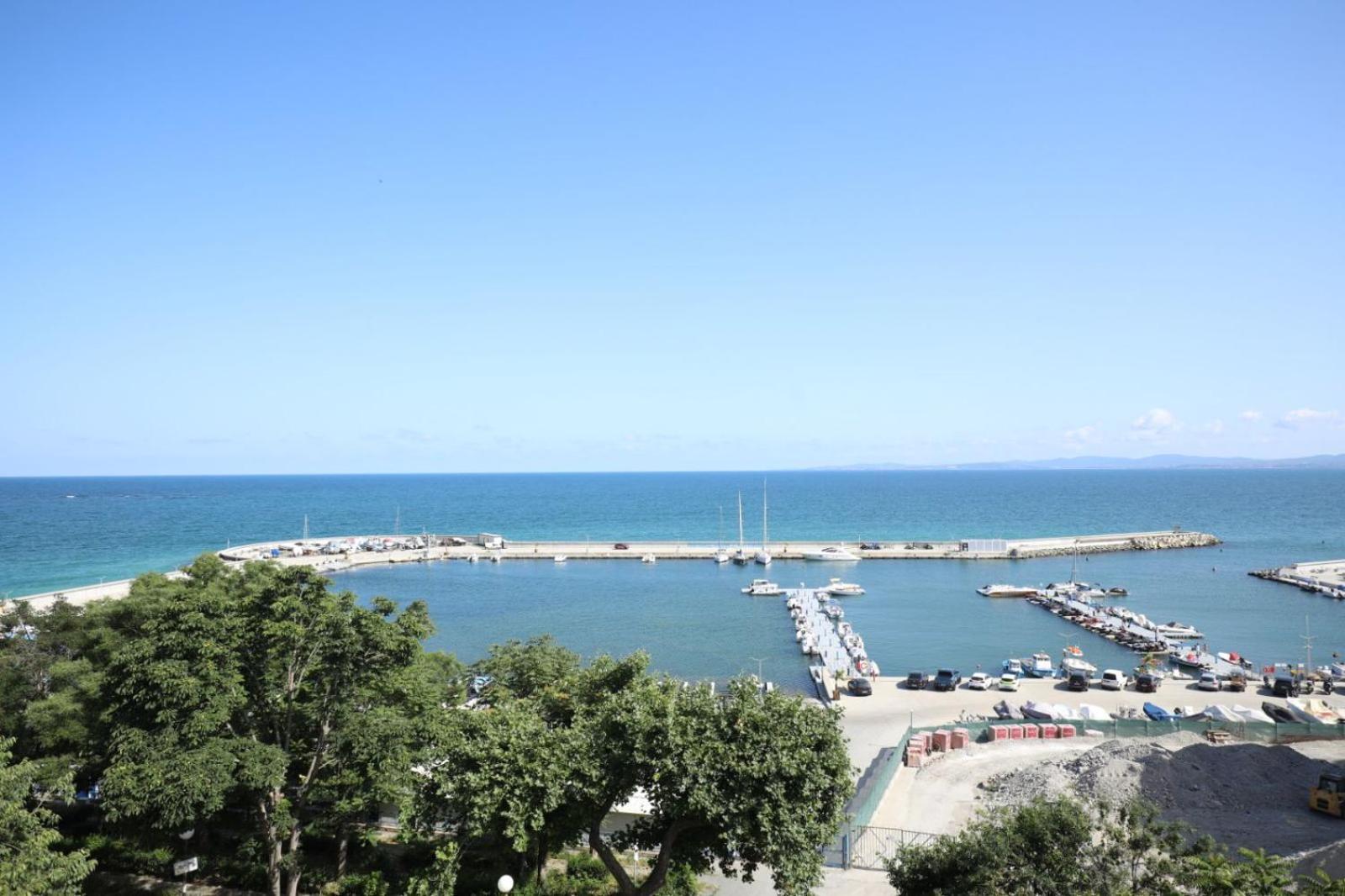 Family Hotel White House Pomorie Extérieur photo