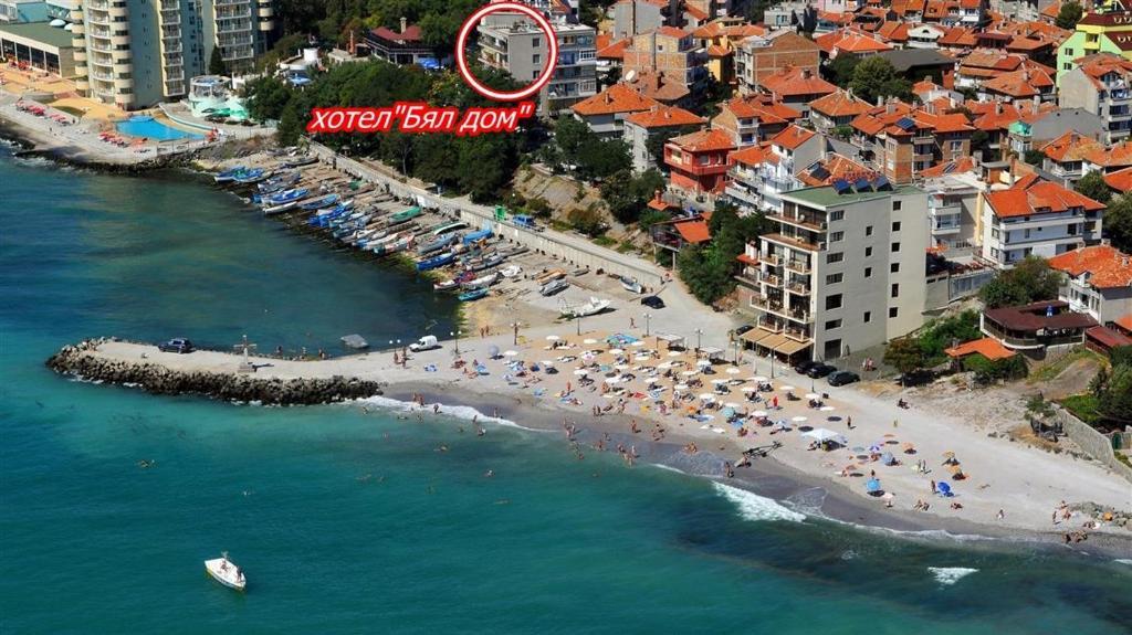 Family Hotel White House Pomorie Extérieur photo